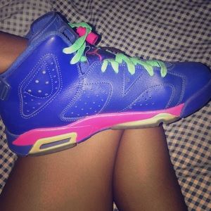 Game Royal 6’s size 7